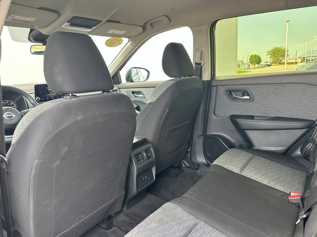 Used 2023 Nissan Rogue SV AWD/4WD image 19