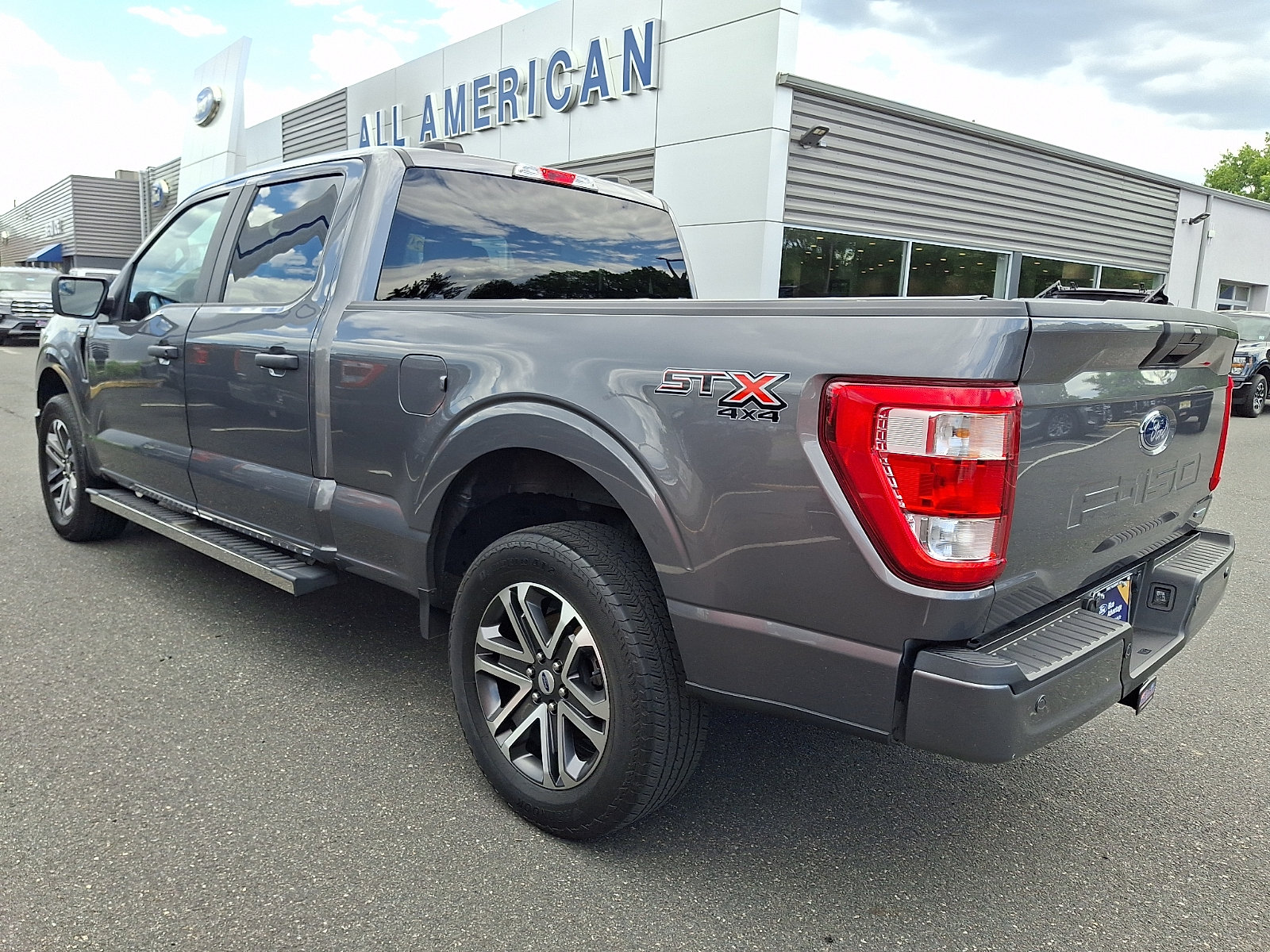 Certified 2022 Ford F150 XL w/ STX Appearance Package AWD/4WD image 7