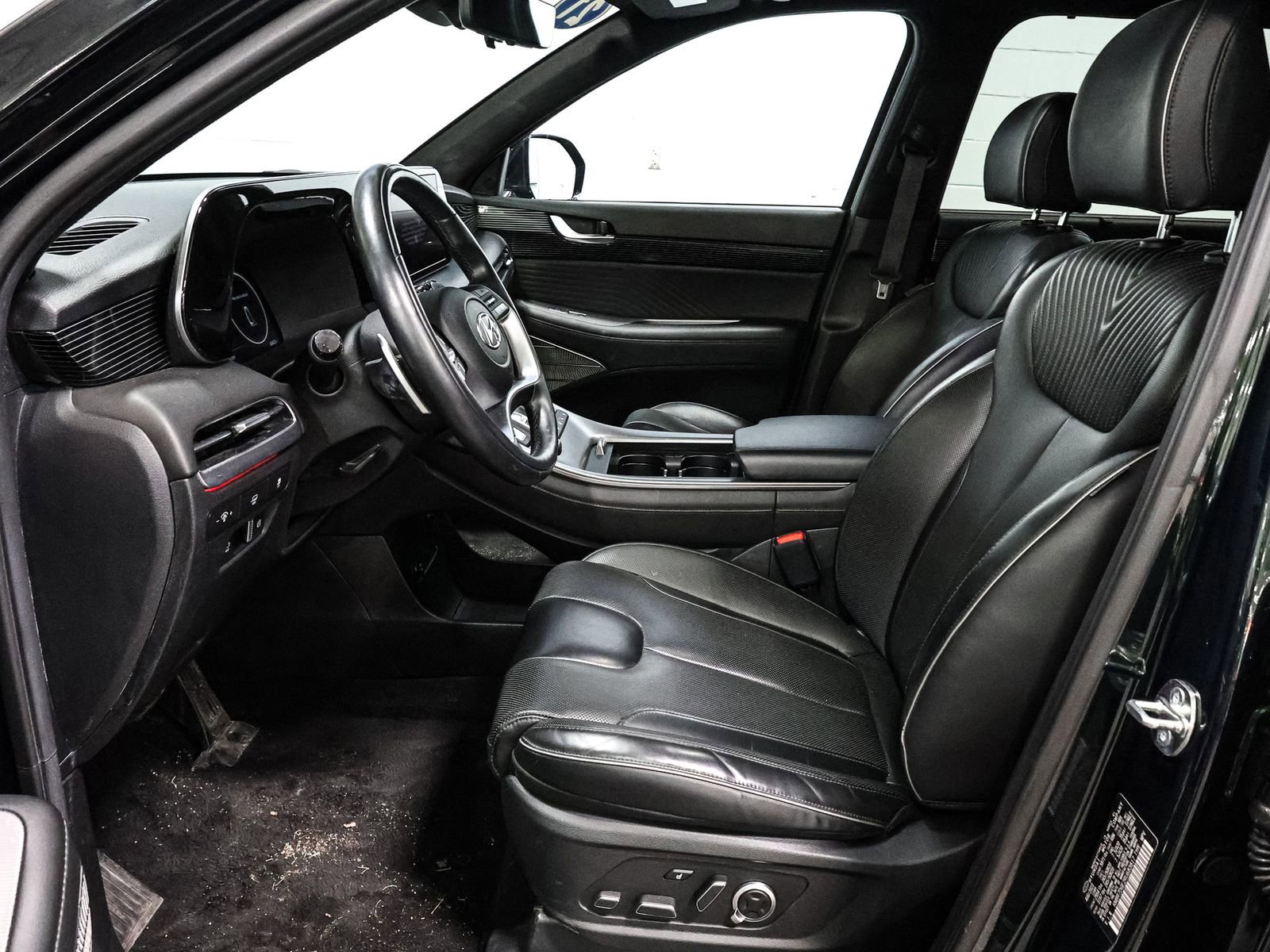 Used 2024 Hyundai Palisade Calligraphy image 21