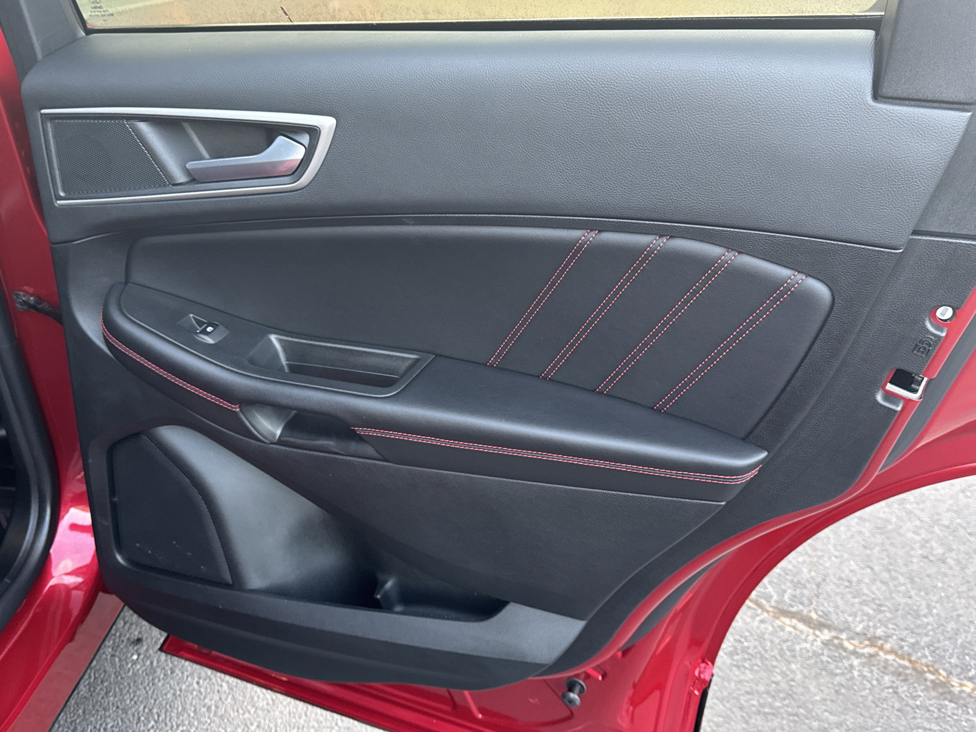 Certified 2024 Ford Edge ST-Line image 19