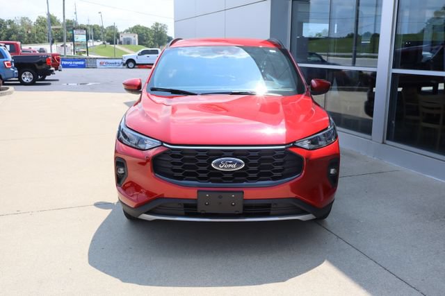 Certified 2025 Ford Escape ST-Line Select AWD/4WD image 6