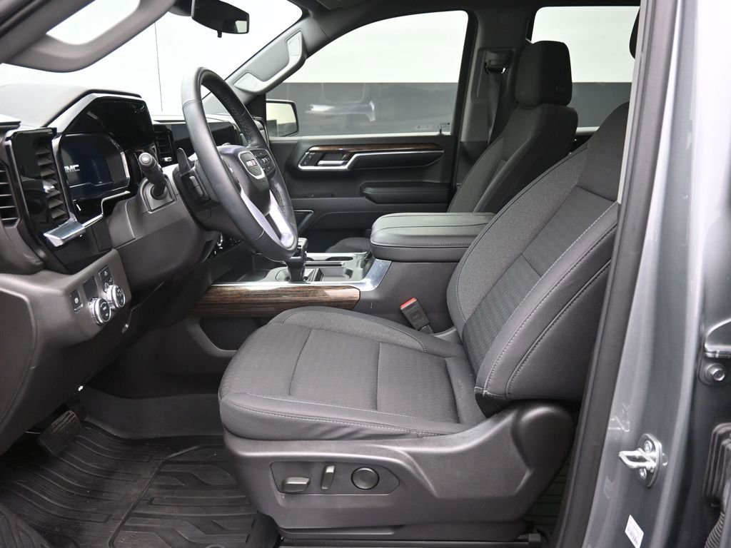 Used 2024 GMC Sierra 1500 Elevation w/ LPO, Elevation Black Package image 21