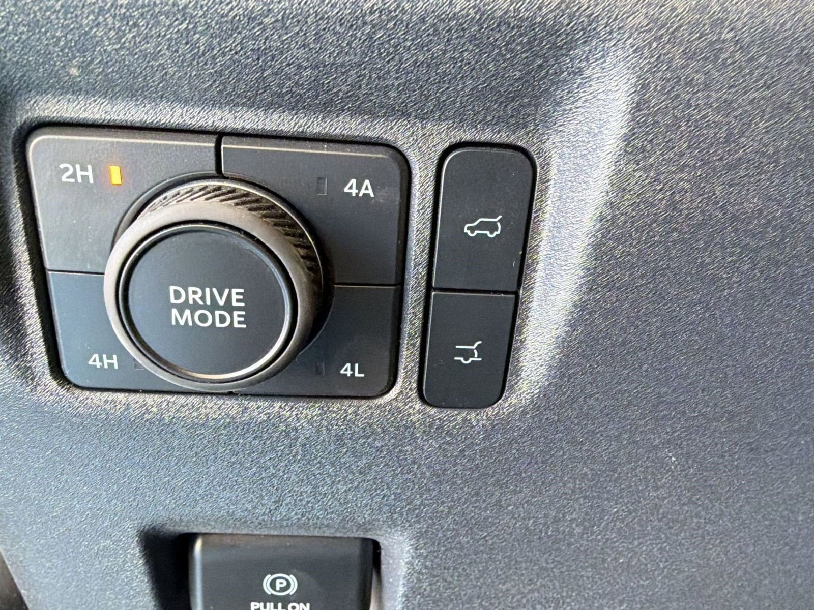 Certified 2025 Ford Expedition Active image 15