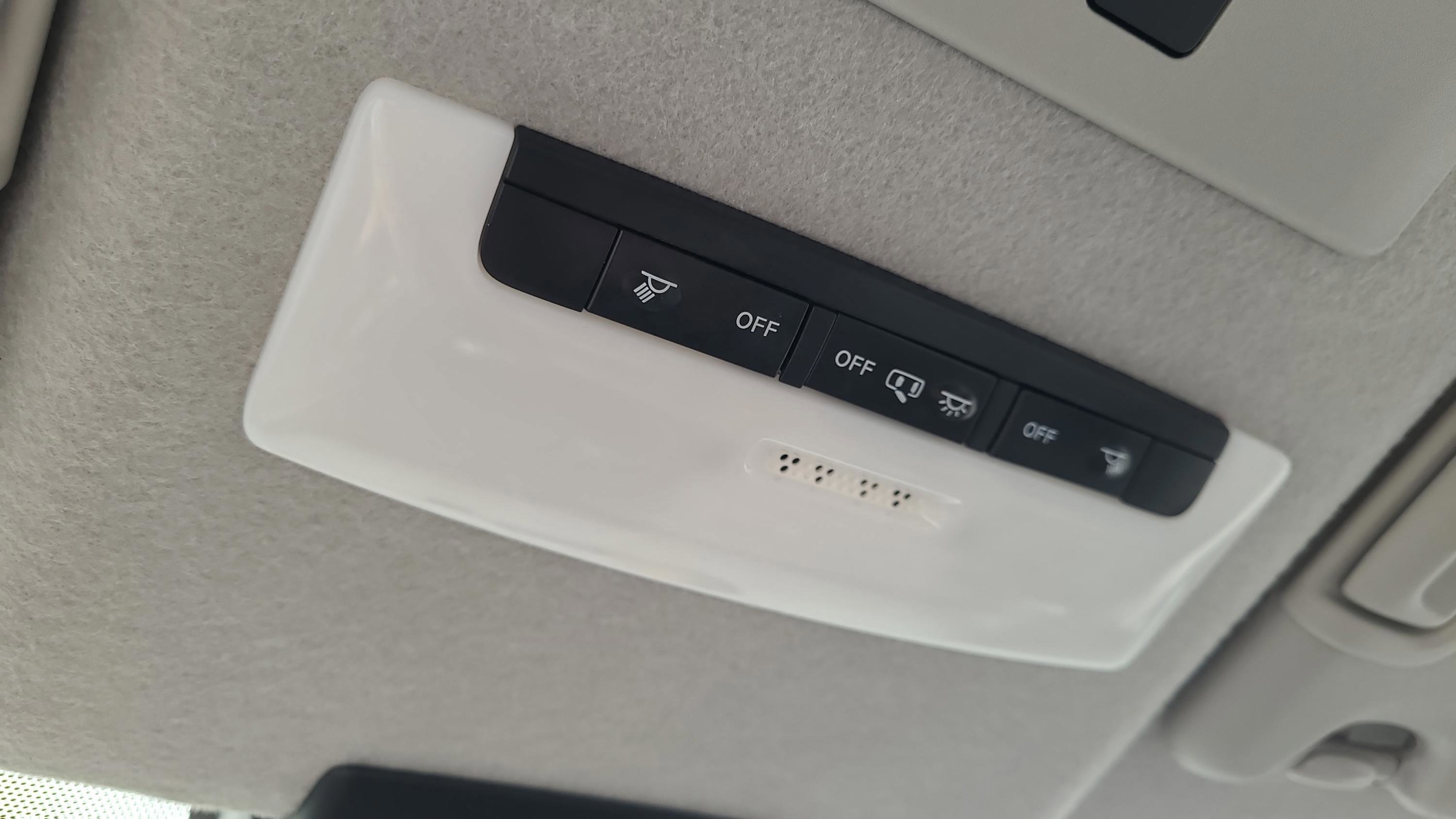 Used 2022 Nissan Kicks SR w/ Premium Package image 25