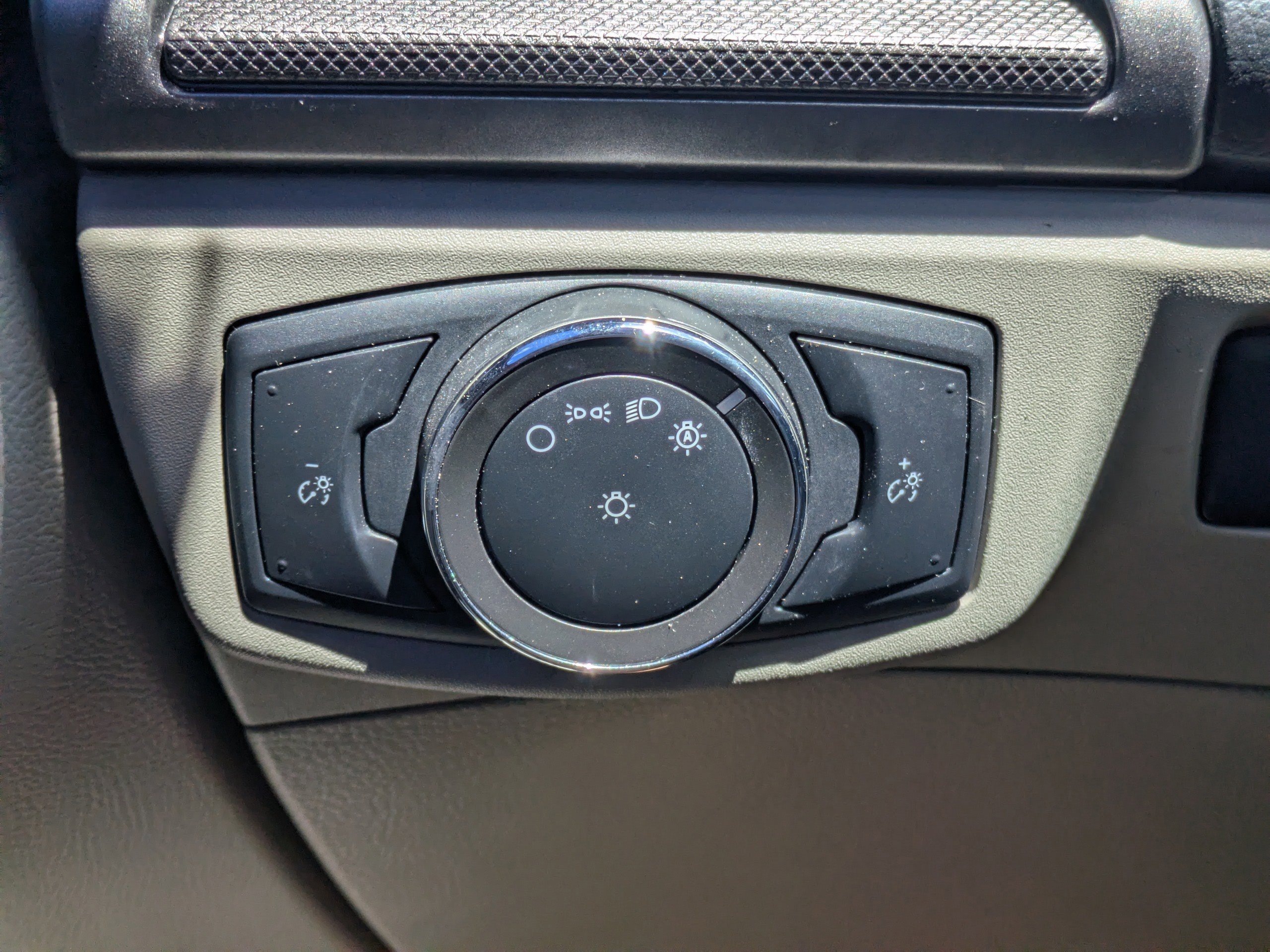 Certified 2020 Ford Fusion SE FWD image 26