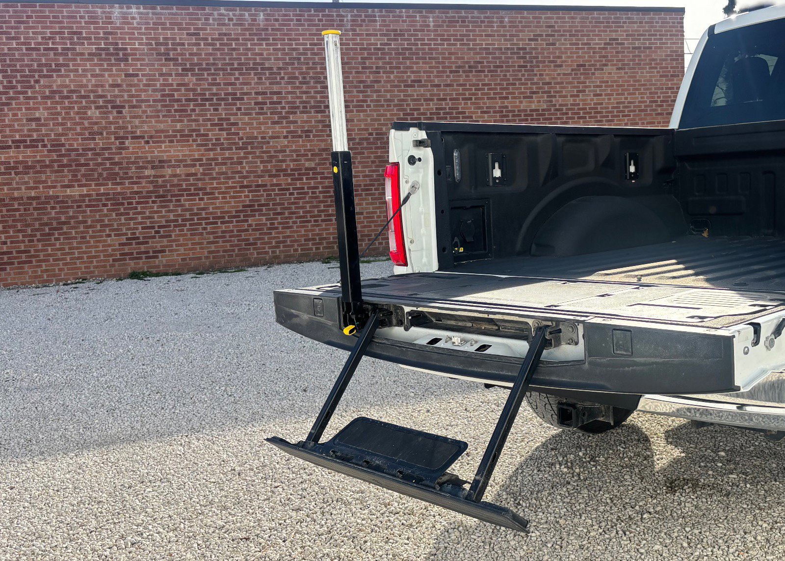 Certified 2022 Ford F150 Lariat w/ Equipment Group 502A High image 11