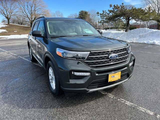 Certified 2022 Ford Explorer XLT w/ Equipment Group 202A image 11