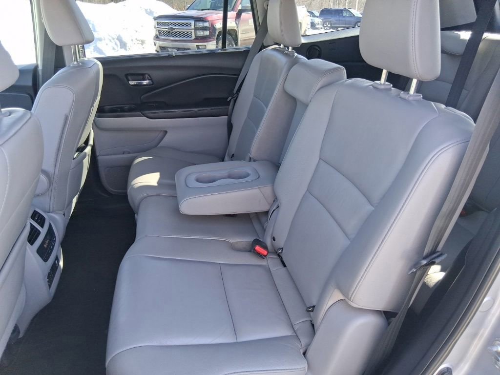 Used 2018 Honda Pilot Touring image 12