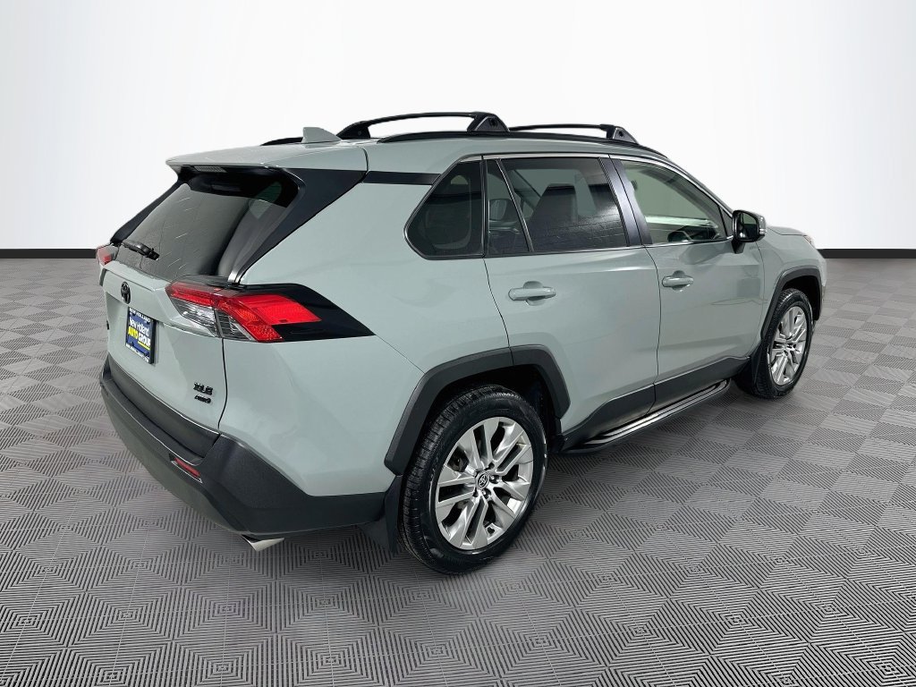 Used 2021 Toyota RAV4 XLE Premium AWD/4WD image 10