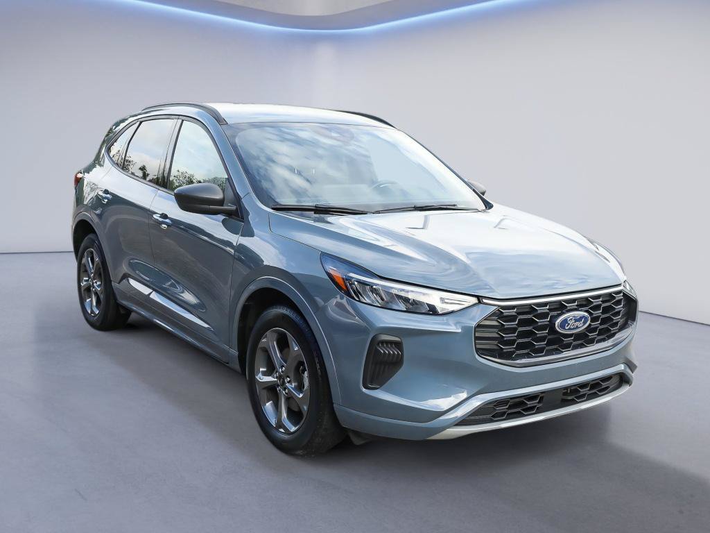 Certified 2023 Ford Escape ST-Line w/ Tech Pack #1 AWD/4WD image 11