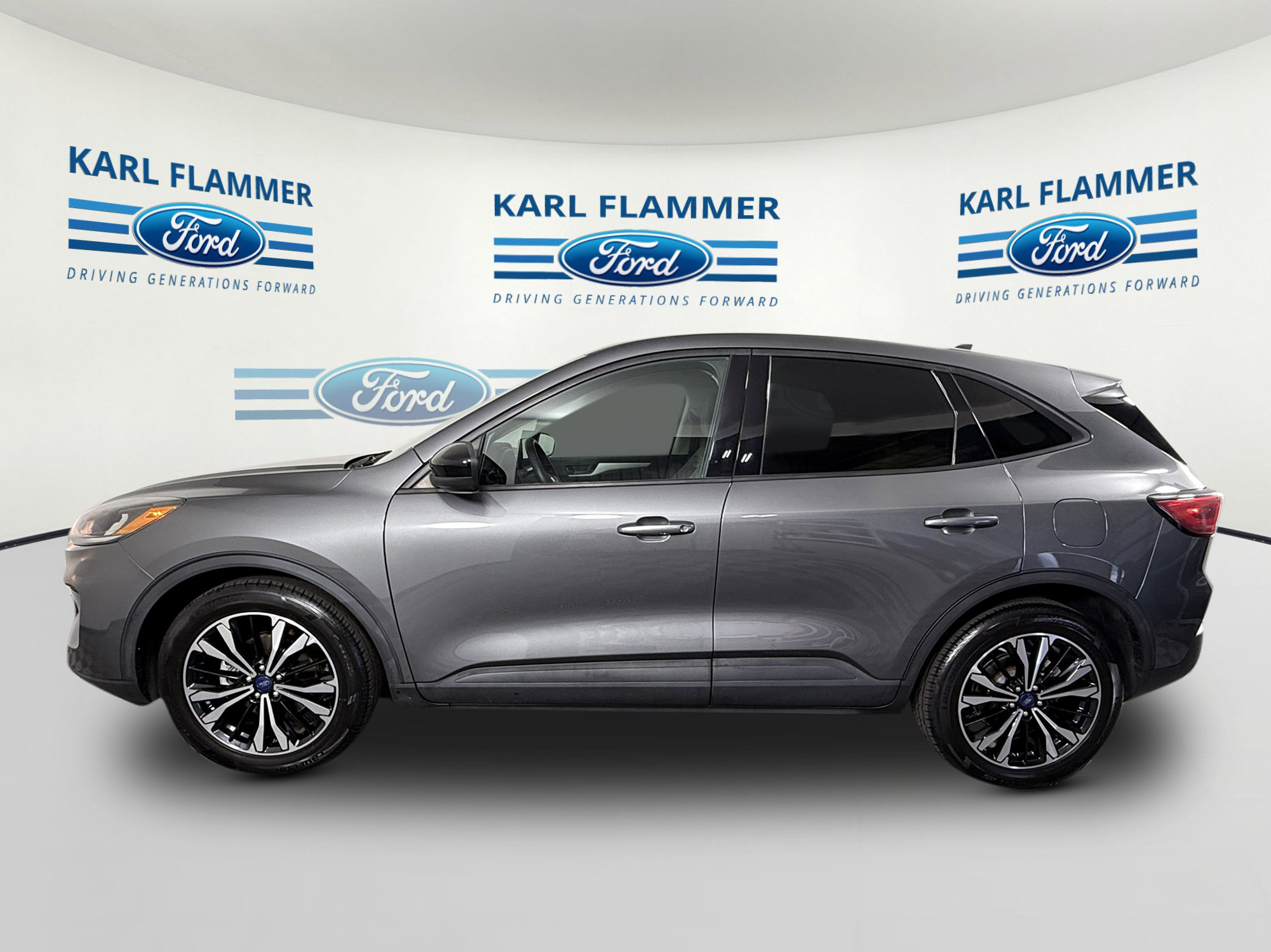Certified 2022 Ford Escape SE w/ SE Sport Appearance Package FWD image 5