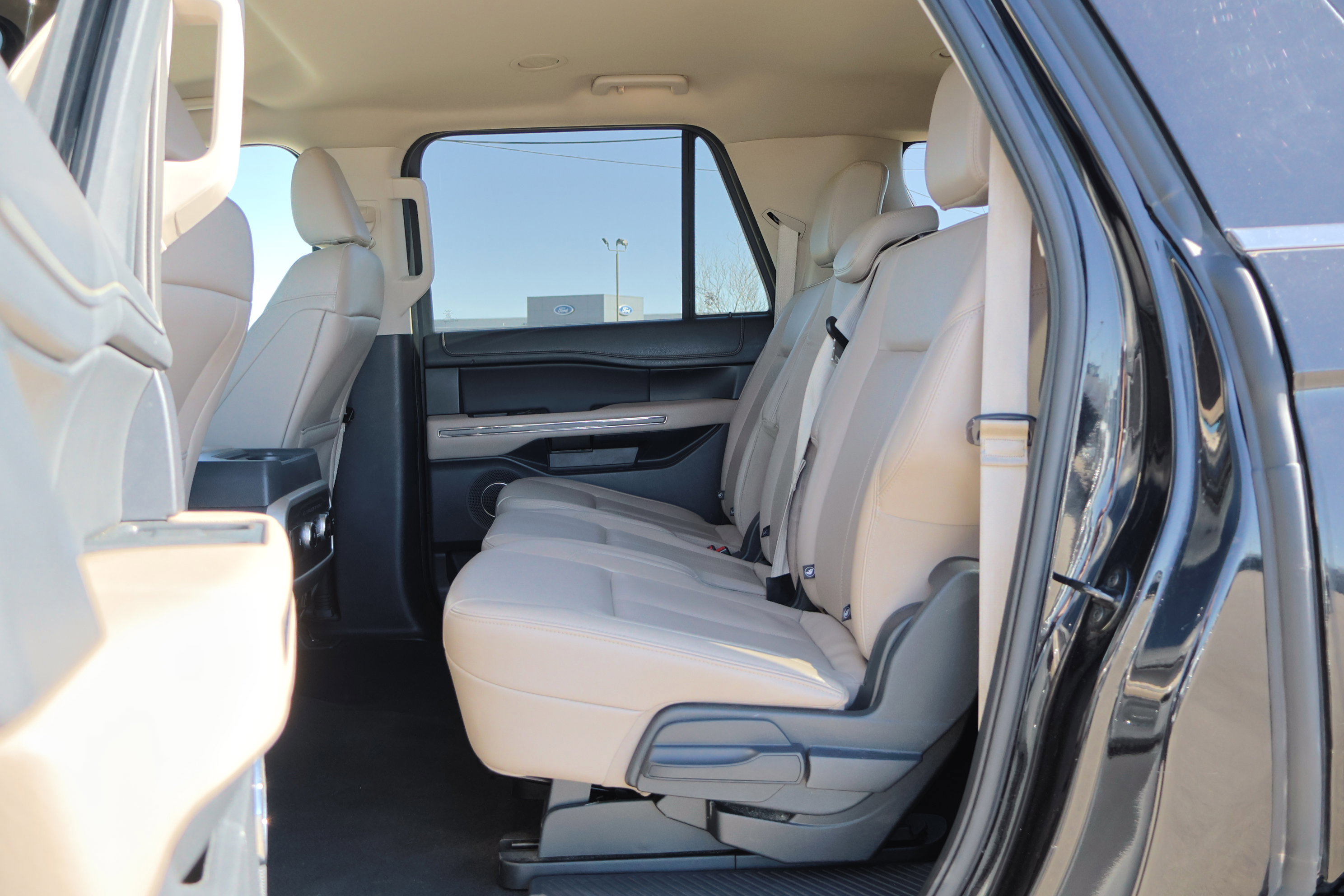 Certified 2024 Ford Expedition Max XLT image 31