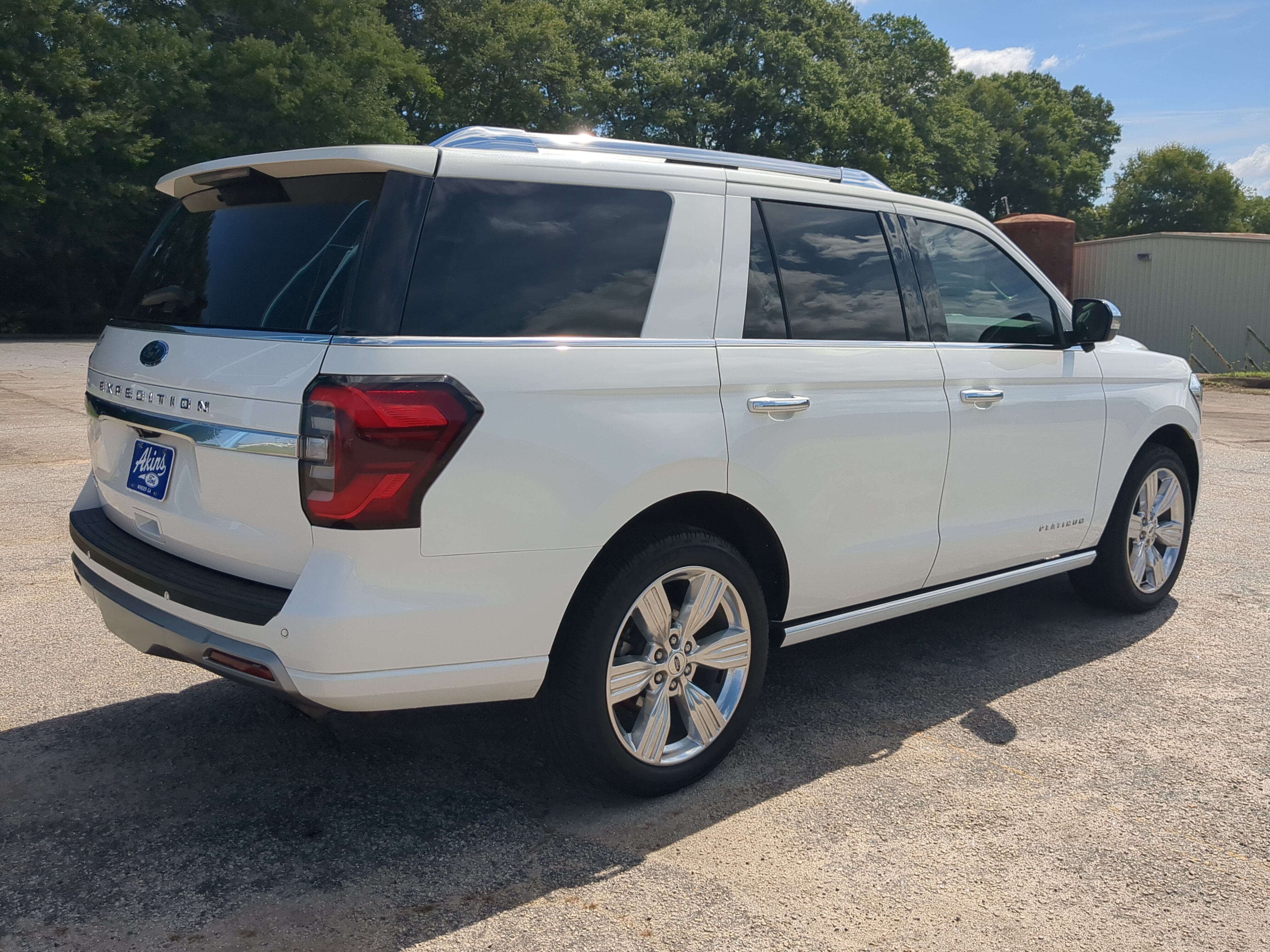 Certified 2023 Ford Expedition Platinum AWD/4WD image 3