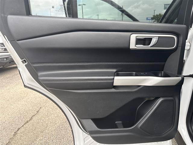 Certified 2021 Ford Explorer XLT w/ Equipment Group 202A RWD image 30