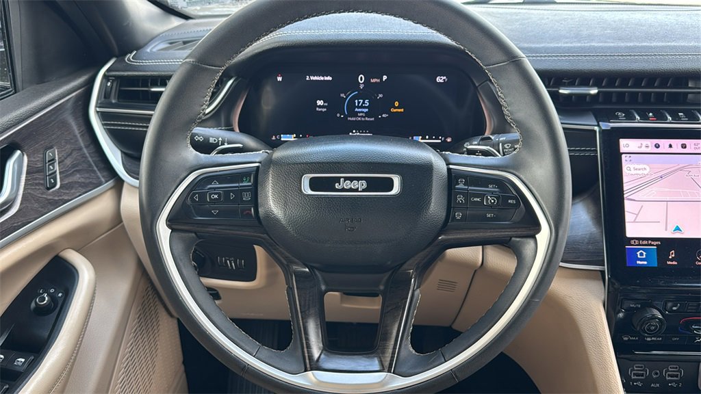 Used 2023 Jeep Grand Cherokee Limited image 11