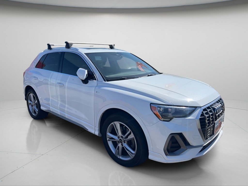 Used 2021 Audi Q3 2.0T Premium w/ Convenience Package AWD/4WD image 2
