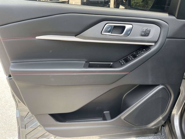 Certified 2026 Ford Explorer ST-Line w/ ST-Line Street Pack RWD image 17