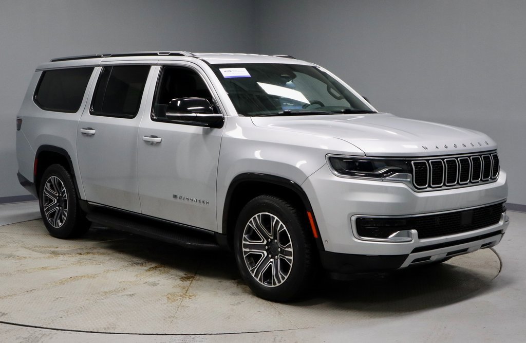 Used 2024 Jeep Wagoneer L Series II w/ Flexible Seating Group image 1