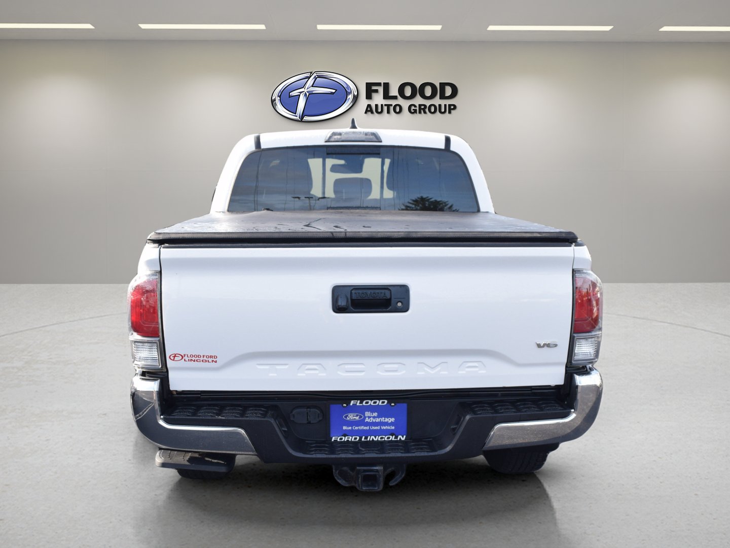 Used 2022 Toyota Tacoma TRD Off-Road AWD/4WD image 5