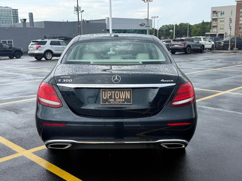 Used 2017 Mercedes-Benz E 300 4MATIC image 5