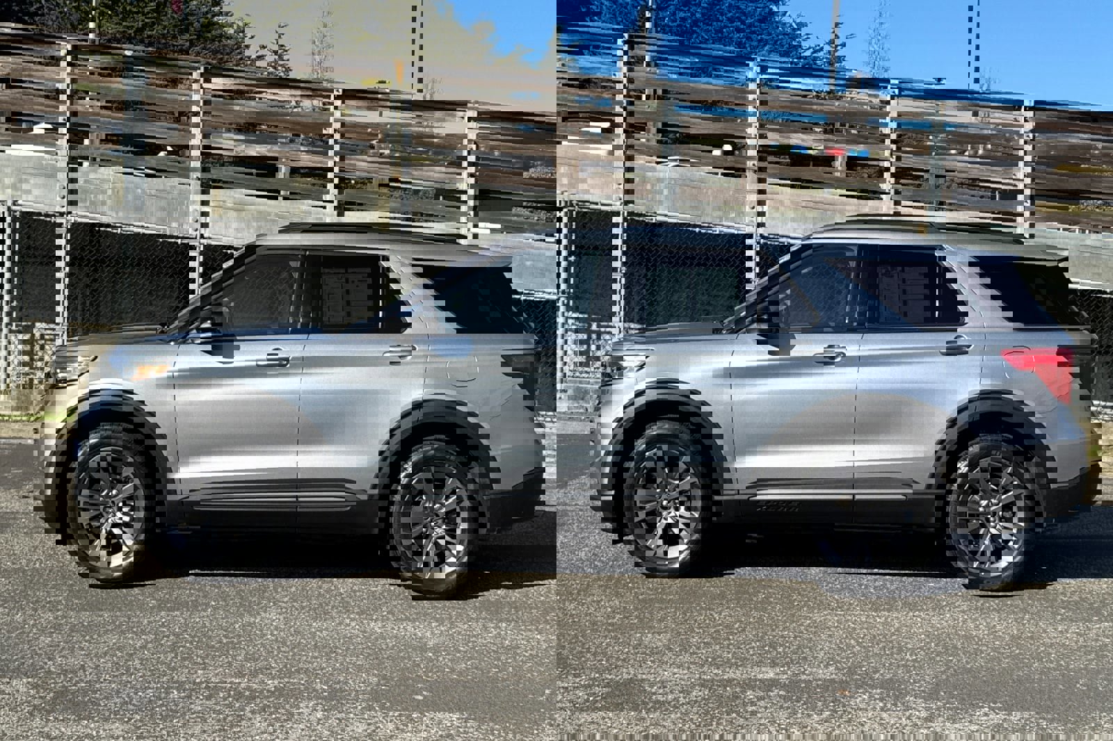 Certified 2023 Ford Explorer XLT w/ Equipment Group 202A image 7