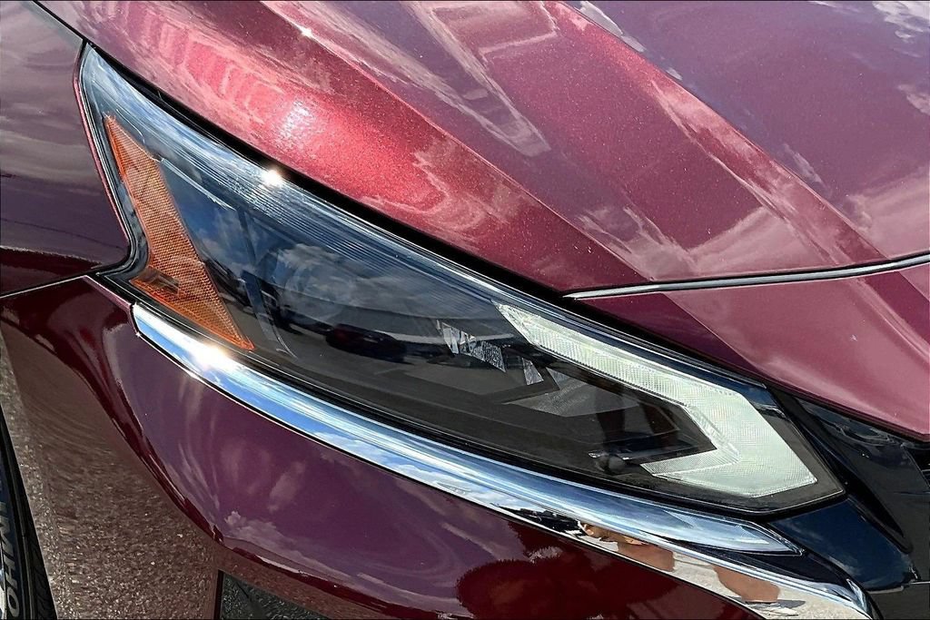 Used 2025 Nissan Altima 2.5 SV FWD image 32