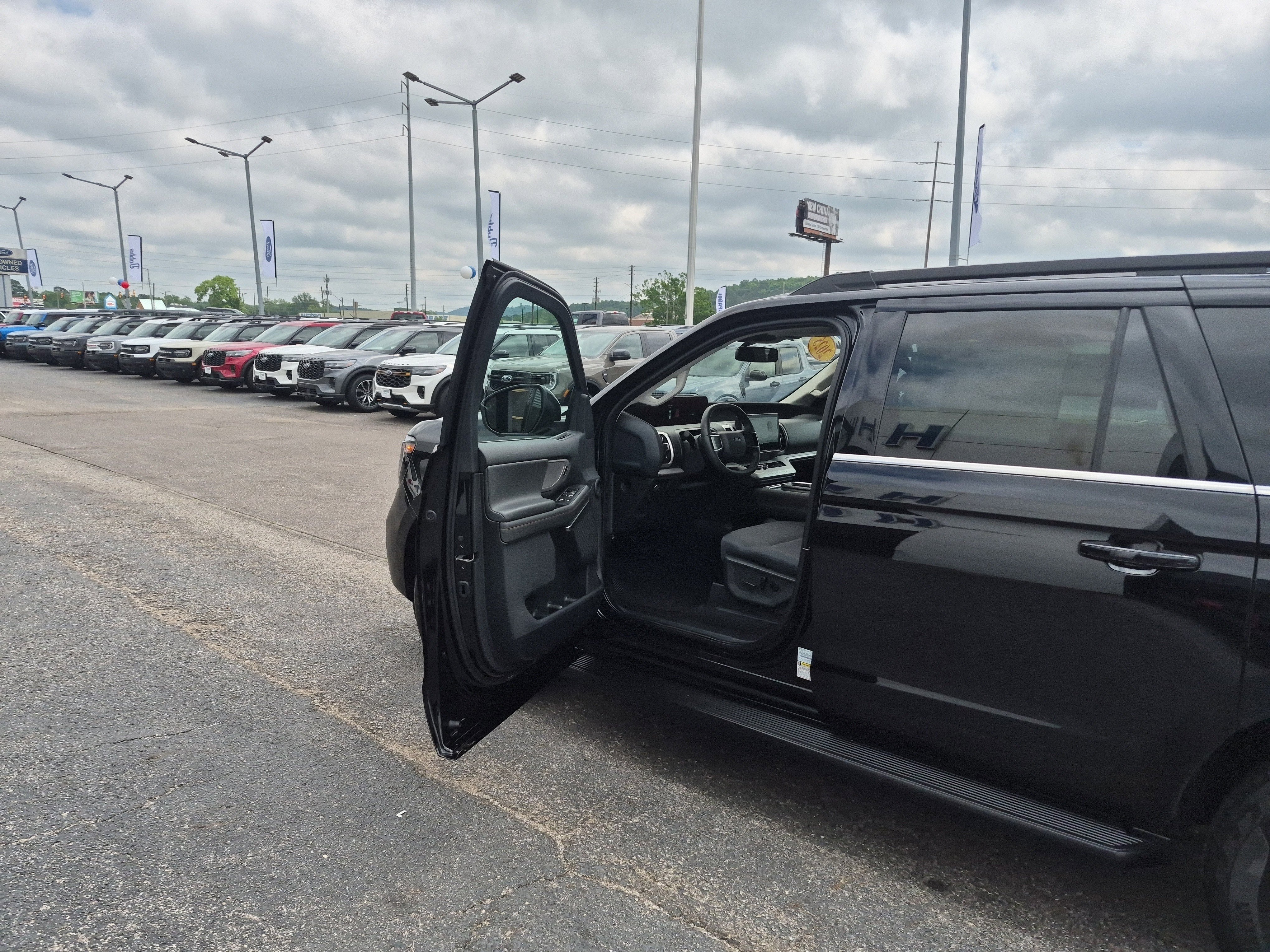 Certified 2025 Ford Expedition Max Active AWD/4WD image 9