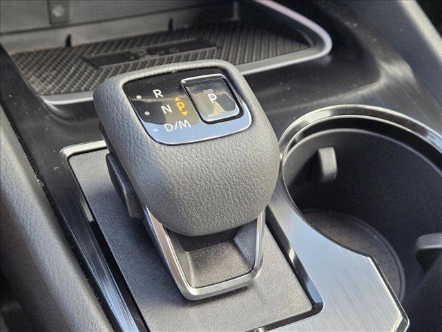 Used 2025 Nissan Rogue SL FWD image 14