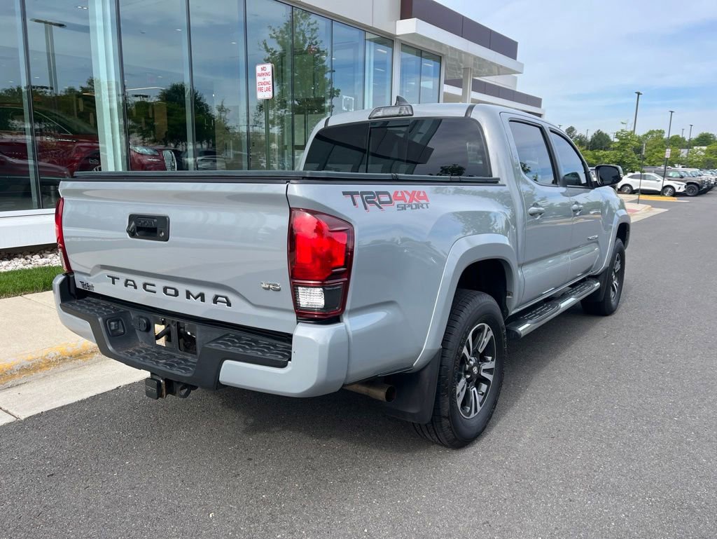 Used 2019 Toyota Tacoma TRD Sport AWD/4WD image 9