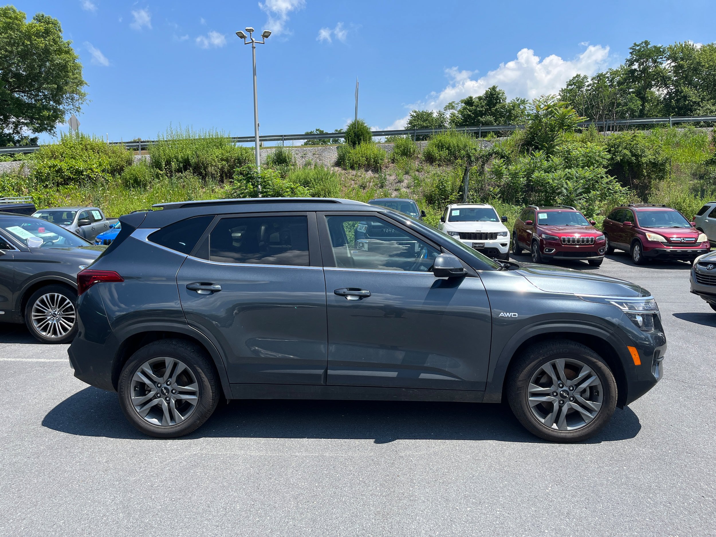 Used 2023 Kia Seltos S AWD/4WD image 5