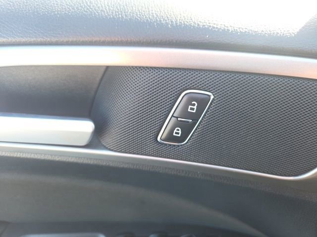 Certified 2020 Ford Fusion SE image 18