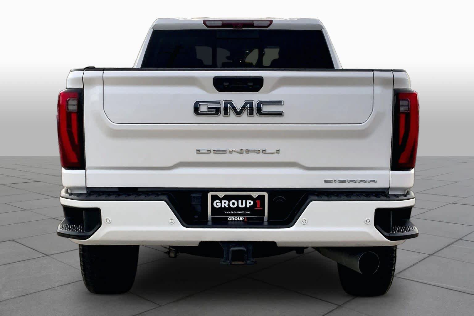 Used 2024 GMC Sierra 2500 Denali Ultimate AWD/4WD image 5