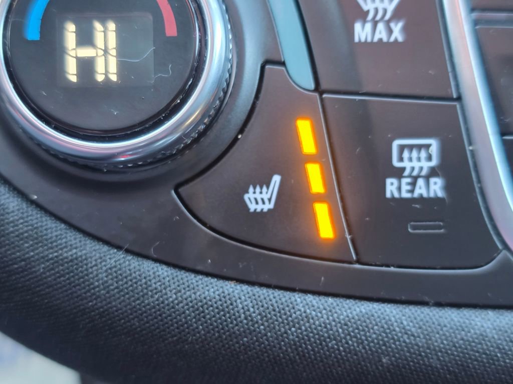 Used 2024 Chevrolet Malibu LT image 42