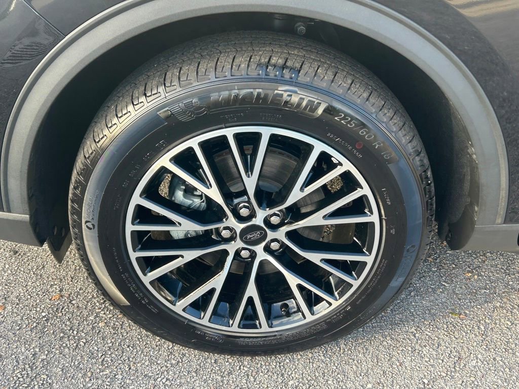 Certified 2024 Ford Escape SE w/ PHEV Premium Package image 20