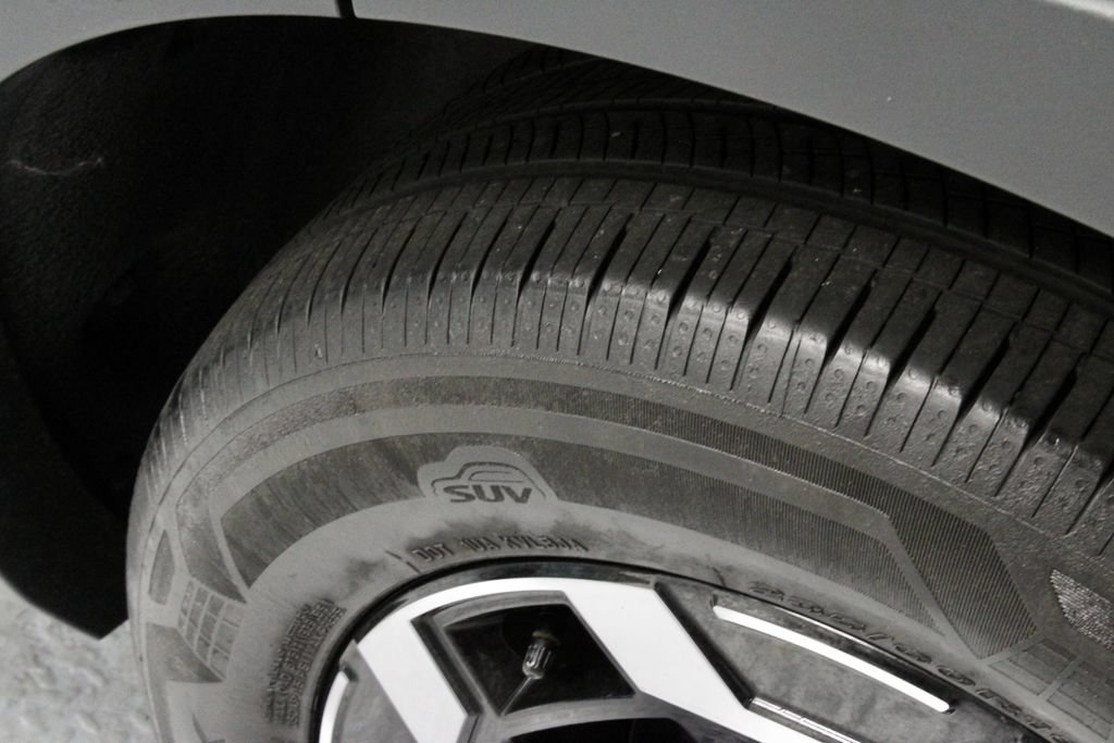 Used 2025 Hyundai Santa Fe SEL FWD image 19