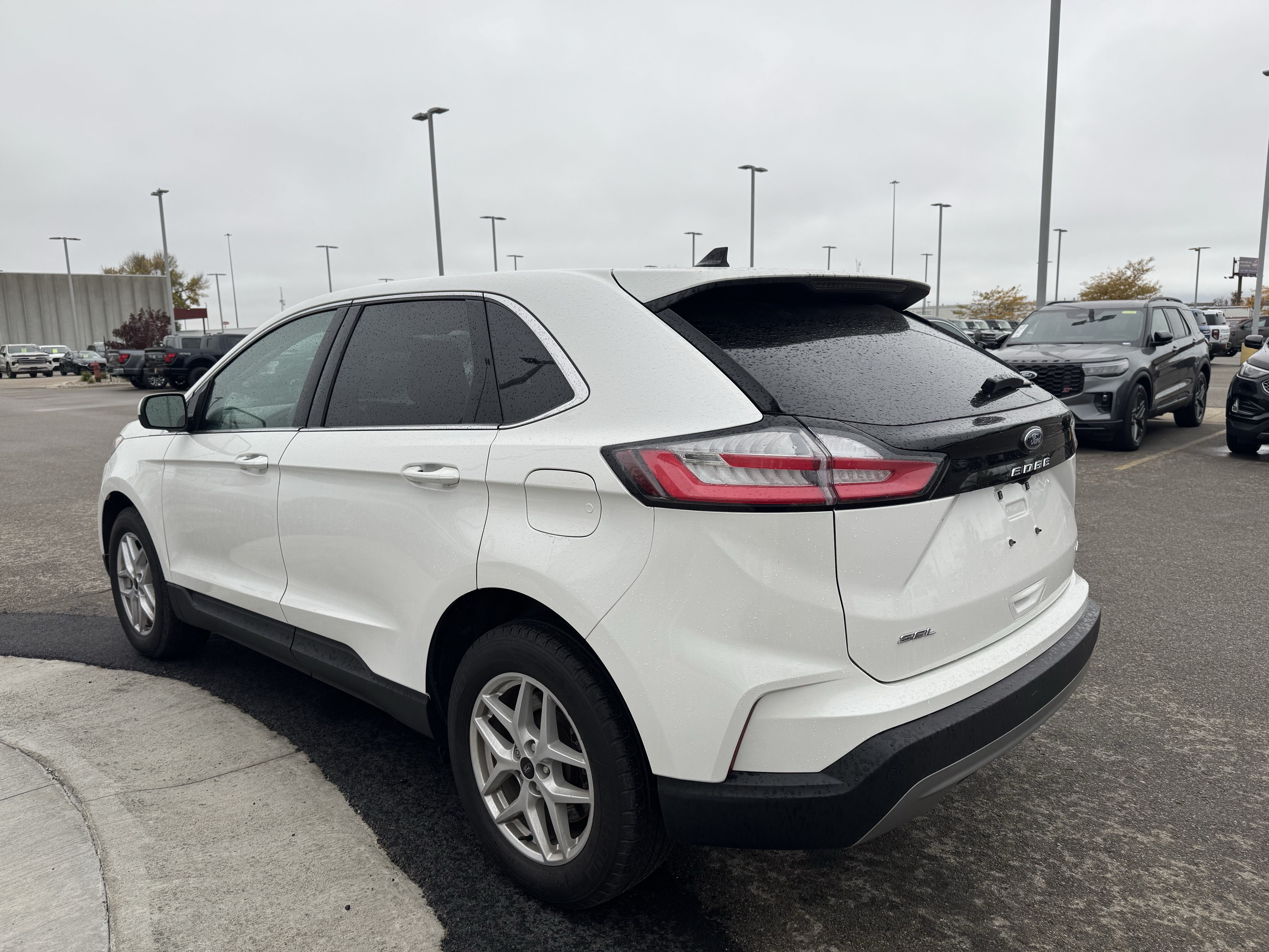 Certified 2024 Ford Edge SEL w/ Convenience Package AWD/4WD image 4