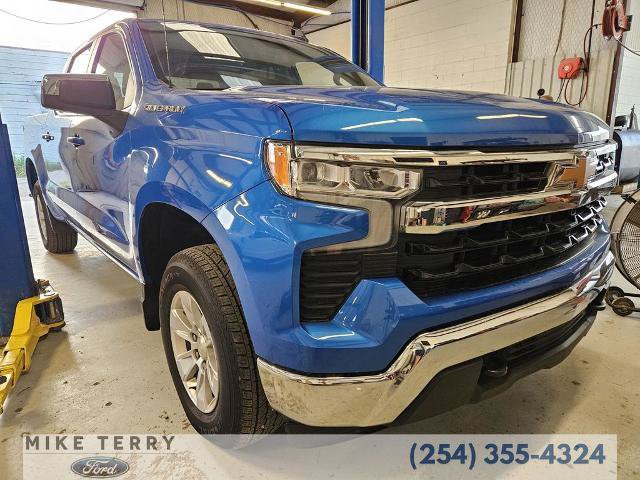 Used 2025 Chevrolet Silverado 1500 LT AWD/4WD image 1