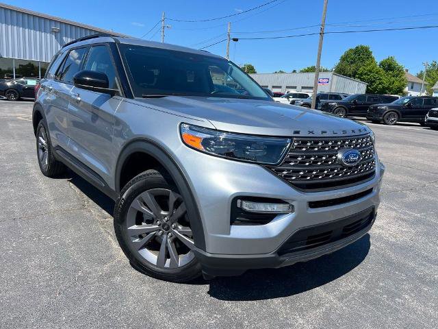 Certified 2023 Ford Explorer XLT w/ Equipment Group 202A AWD/4WD image 1