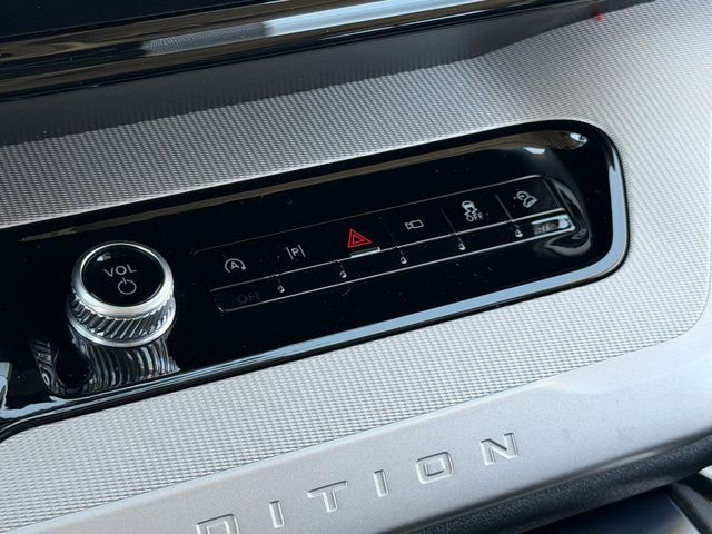 Certified 2025 Ford Expedition Active AWD/4WD image 34