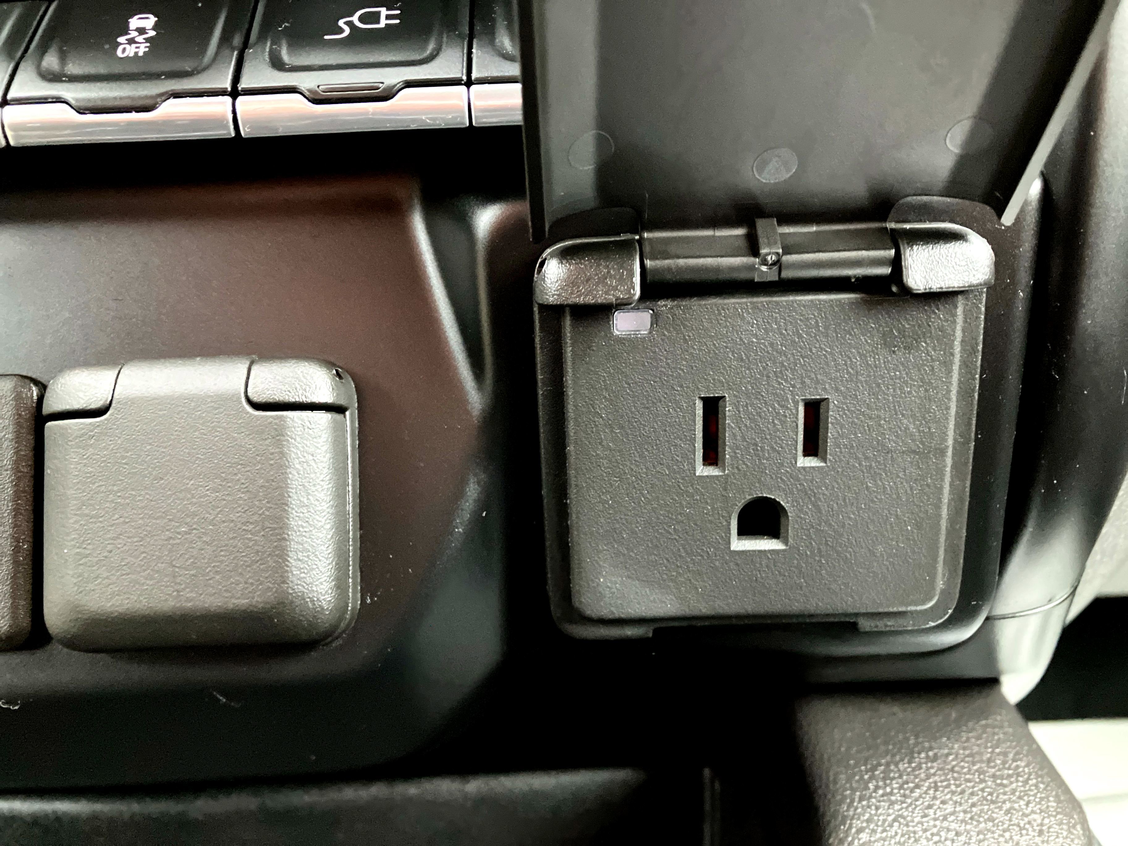 Used 2020 GMC Sierra 1500 Elevation w/ Elevation Value Package image 21