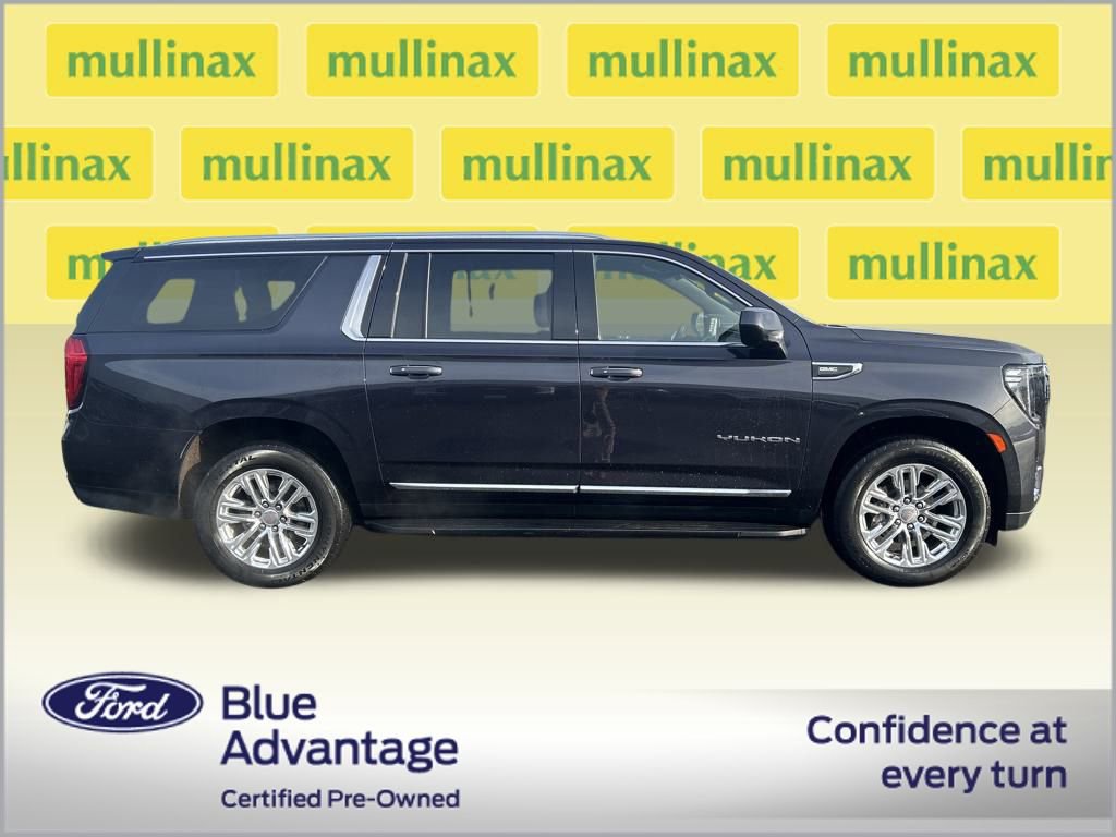 Used 2023 GMC Yukon XL SLT image 2