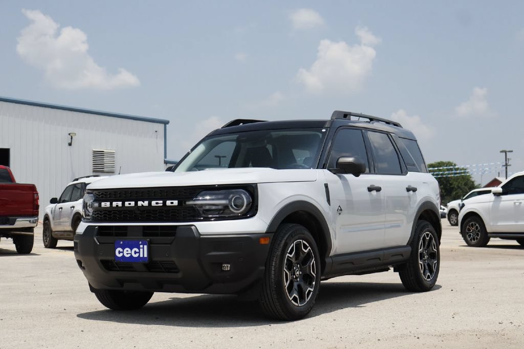 Certified 2026 Ford Bronco Sport Outer Banks w/ Outer Banks Tech Package+ AWD/4WD image 2