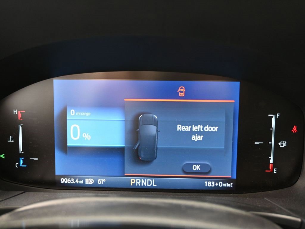 Certified 2025 Ford Escape SE w/ Class II Trailer Tow Package image 31