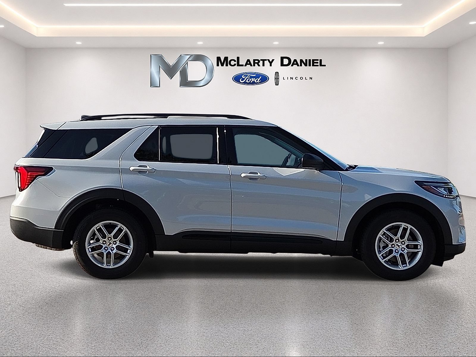 Certified 2026 Ford Explorer Active RWD image 6