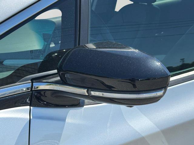 Used 2021 Chevrolet Bolt Premier w/ Infotainment Package FWD image 26
