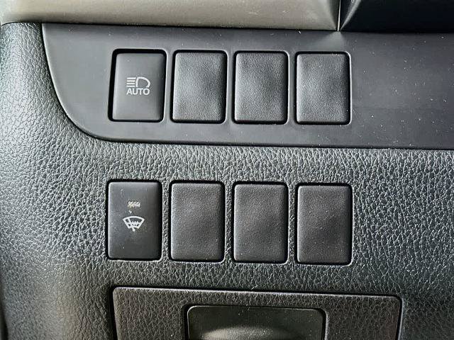 Used 2018 Toyota Highlander LE w/ Carpet Mat Package (TMS) AWD/4WD image 27