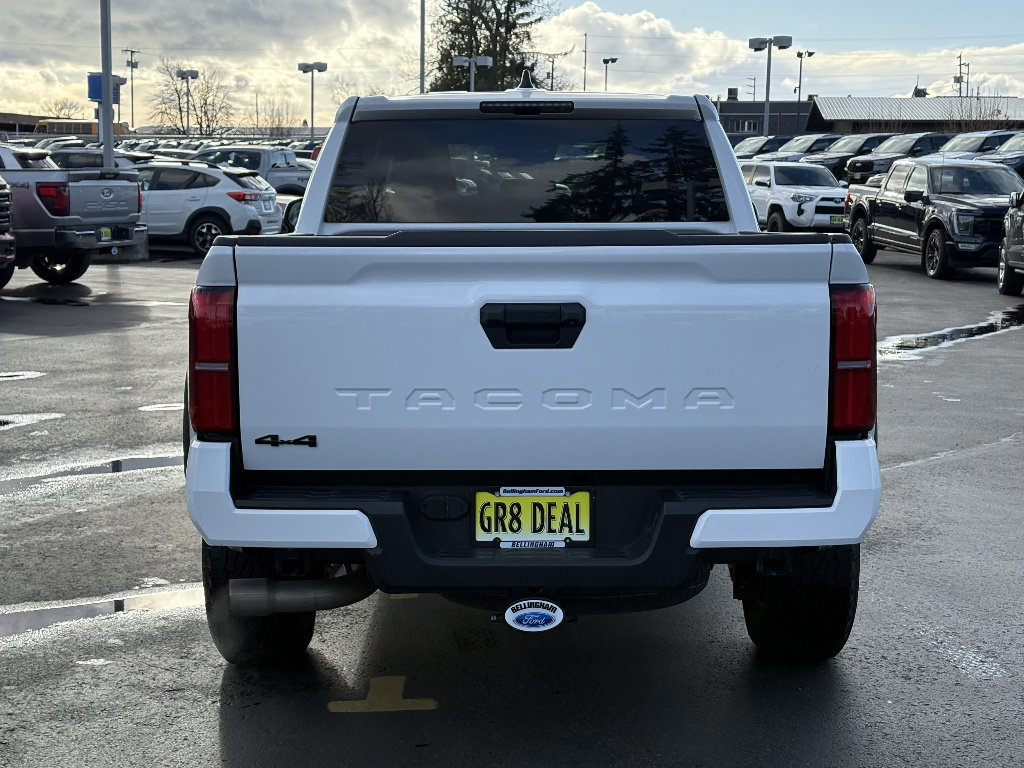 Used 2024 Toyota Tacoma TRD Off-Road AWD/4WD image 4