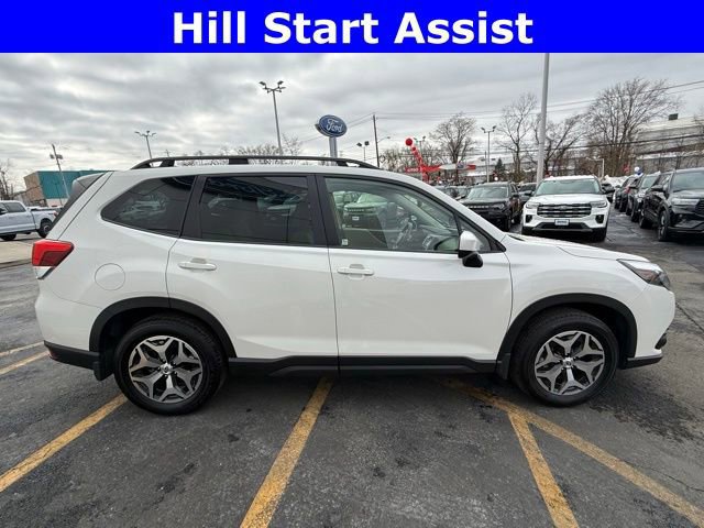 Used 2024 Subaru Forester Premium image 6