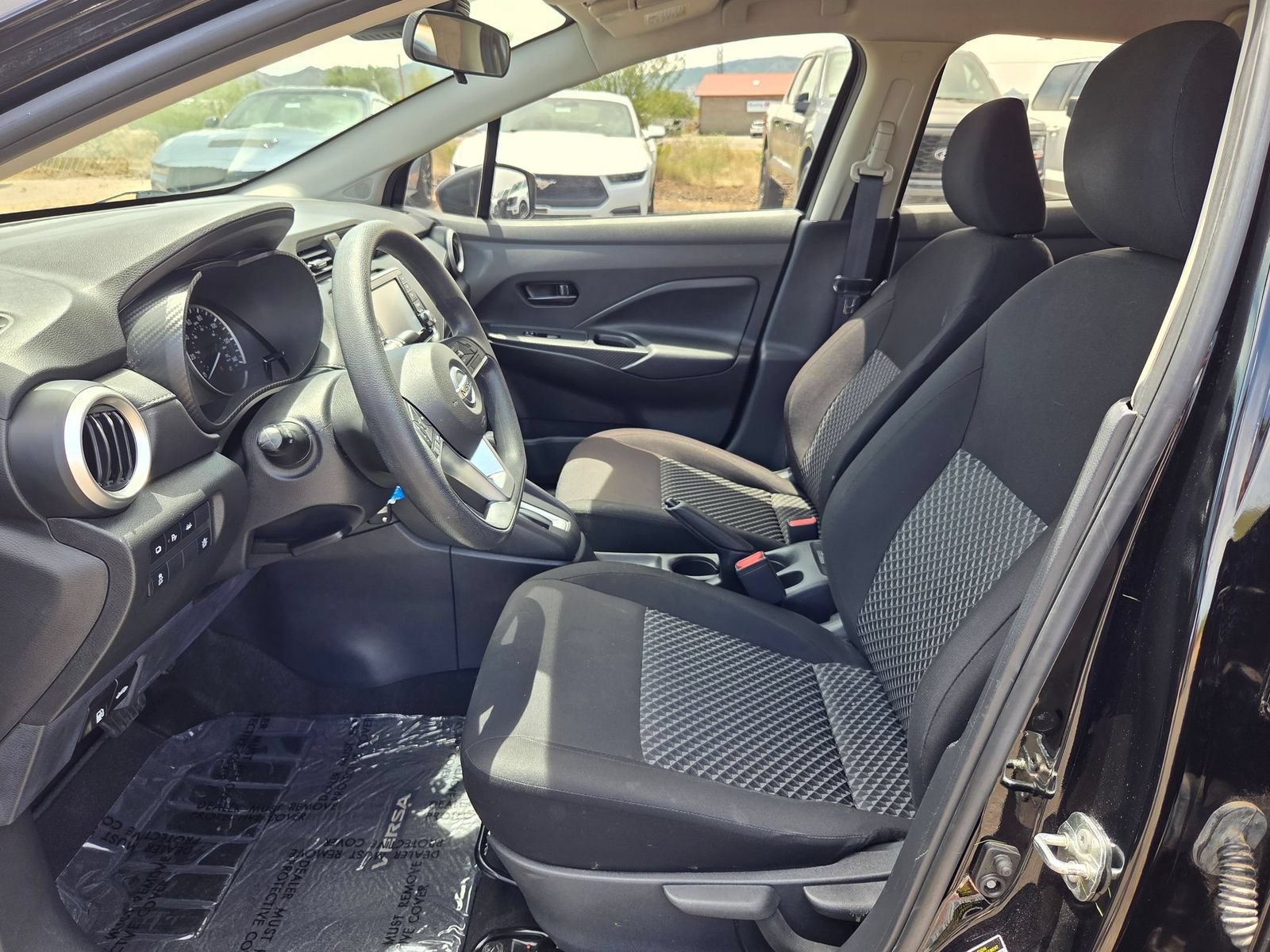 Used 2022 Nissan Versa S FWD image 11