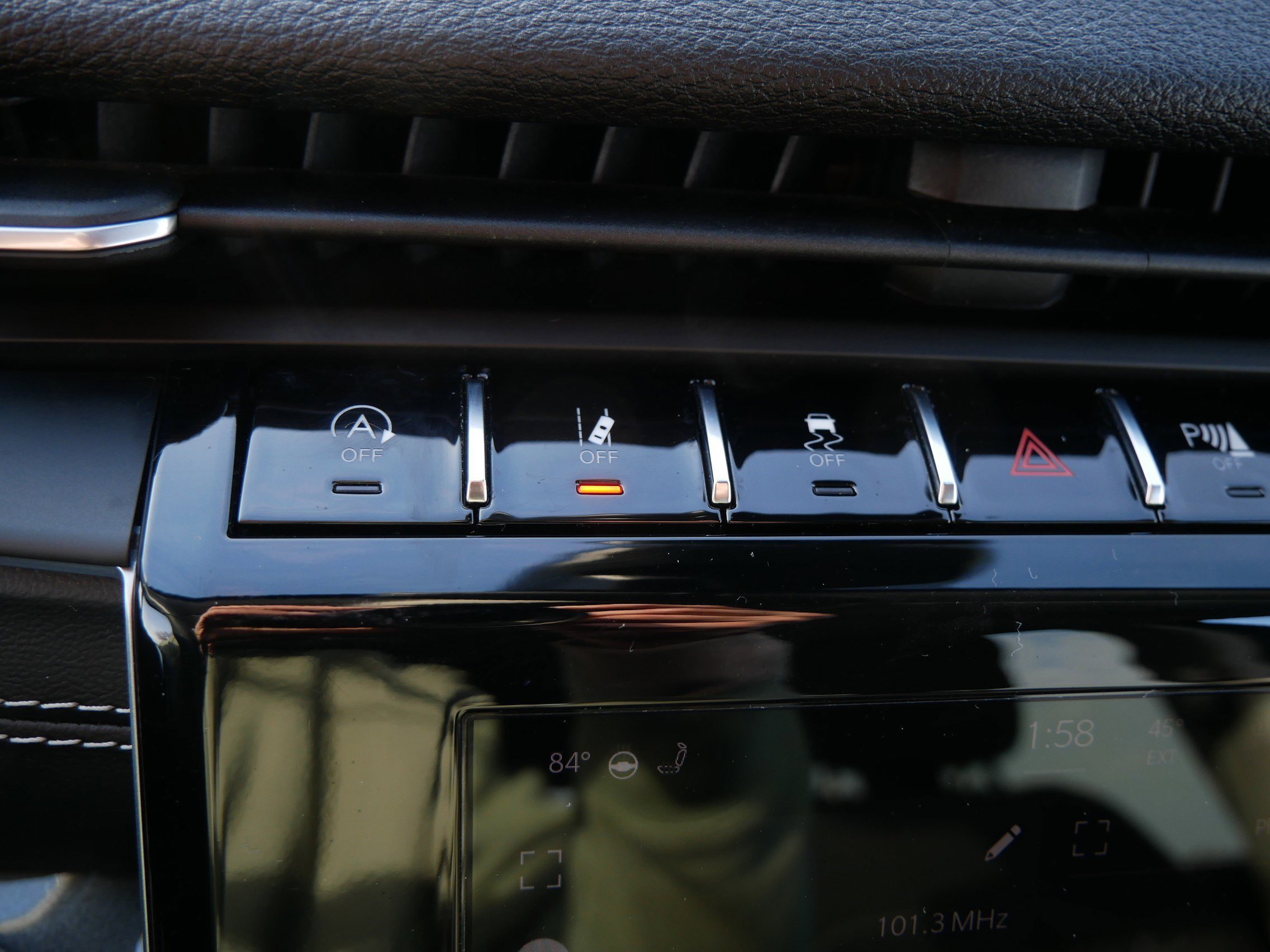 Used 2023 Jeep Grand Cherokee Laredo w/ Luxury Tech Group I image 32